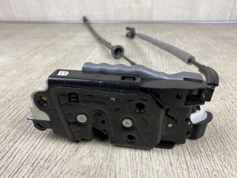 Замок двери передний правый VOLKSWAGEN BEETLE 11-19 2012 5C1 2.5 CBUA 5K1 837 016 E Б/У