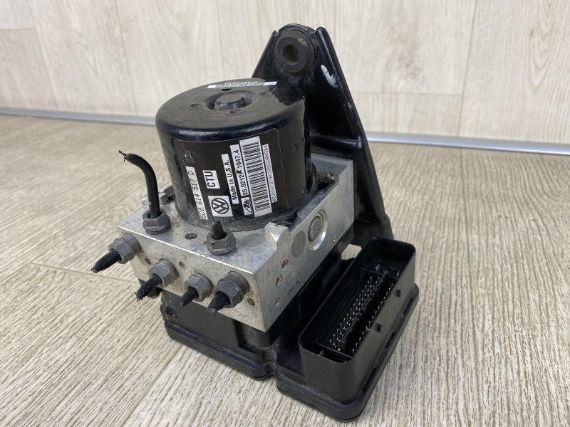 Блок ABS VOLKSWAGEN BEETLE 11-19 2012 5C1 2.5 CBUA 5C0 614 517 B Б/У