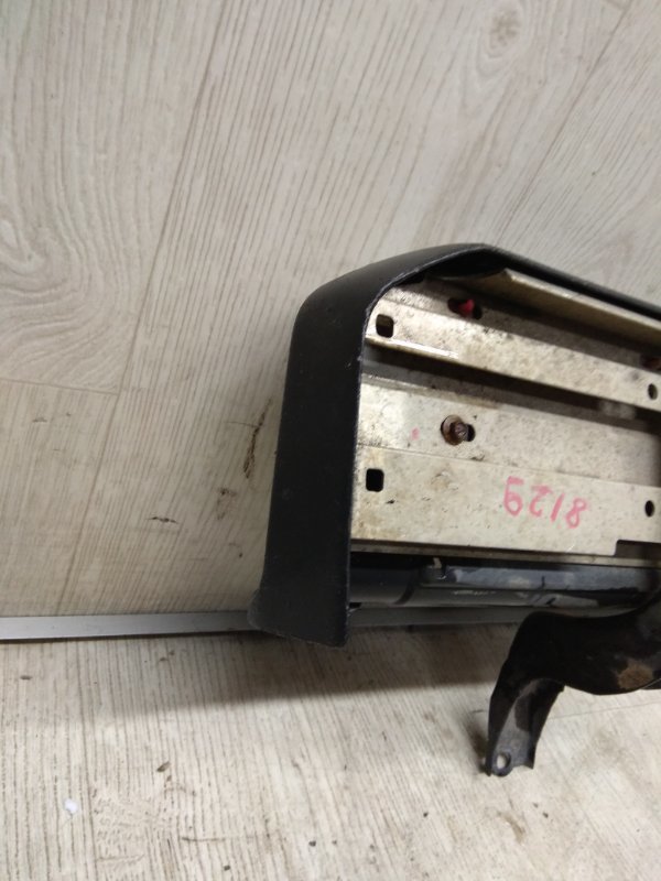 Подножка правая 4RUNNER 10-16 2016 GRN285 4.0 1GRFE