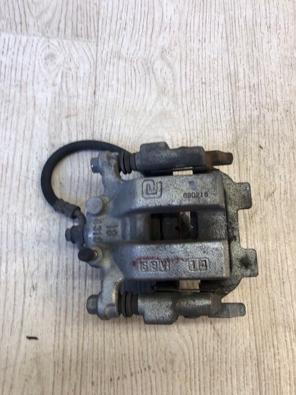 Суппорт тормозной задний правый NISSAN PATHFINDER R52 12-21 2016 R52 3.5 VQ35DD 44001-1AA0A Б/У