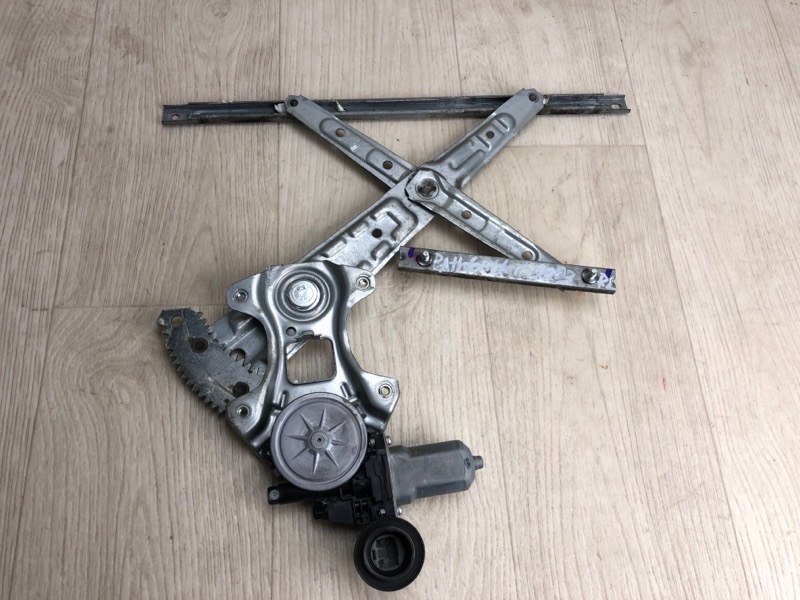 Запчасть стеклоподъемник задний левый NISSAN PATHFINDER R52 12-21 2016 R52 3.5 VQ35DD 82721-3KA0A Б/У Стеклоподъемник задний левый NISSAN PATHFINDER R52 12-21 2016 R52 3.5 VQ35DD 82721-3KA0A Б/У