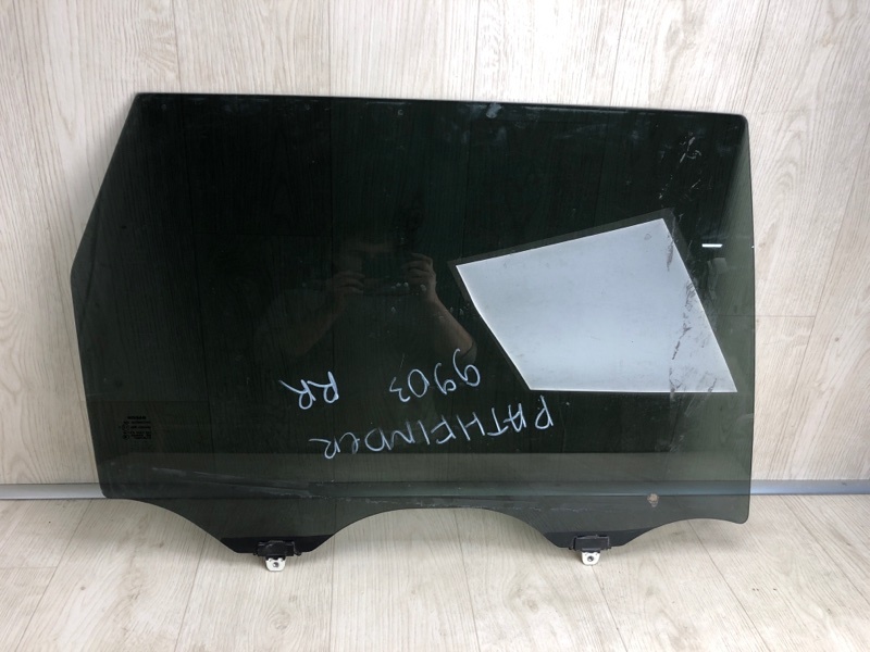 Стекло двери заднее правое NISSAN PATHFINDER R52 12-21 2016 R52 3.5 VQ35DD 82300-3KA1A Б/У
