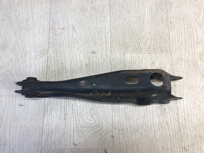 Рычаг задней подвески поперечный нижний передний правый NISSAN PATHFINDER R52 12-21 2016 R52 3.5 VQ35DD 551A0-3JA0A Б/У