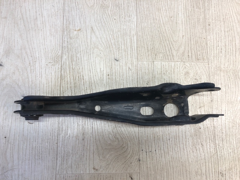 Рычаг задней подвески поперечный нижний передний правый NISSAN PATHFINDER R52 12-21 R52 3.5 VQ35DD