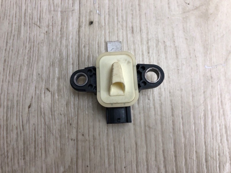 Датчик удара правый PATHFINDER R52 12-21 2016 R52 3.5 VQ35DD