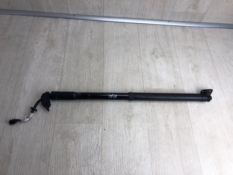 Амортизатор крышки багажника NISSAN PATHFINDER R52 12-21 R52 3.5 VQ35DD