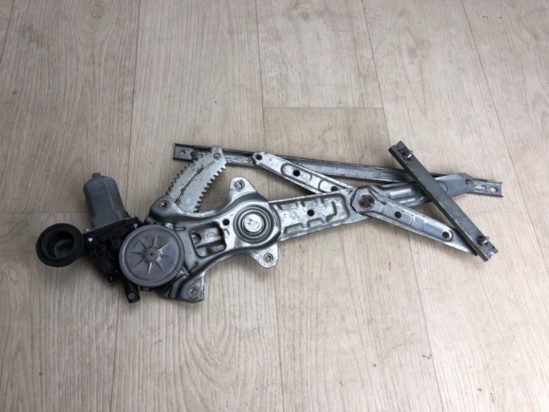 Стеклоподъемник задний правый NISSAN PATHFINDER R52 12-21 2016 R52 3.5 VQ35DD 82720-3KA1A Б/У