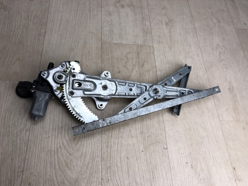 Стеклоподъемник задний правый NISSAN PATHFINDER R52 12-21 R52 3.5 VQ35DD