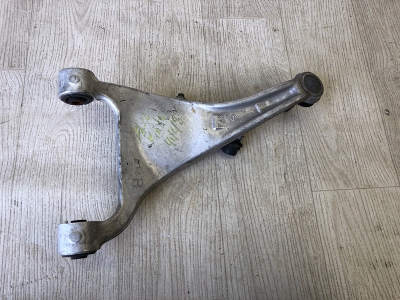 Рычаг задней подвески поперечный верхний правый NISSAN PATHFINDER R52 12-21 R52 3.5 VQ35DD