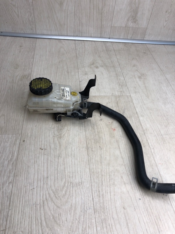 Бачок главного тормозного цилиндра PATHFINDER R52 12-21 2016 R52 3.5 VQ35DD