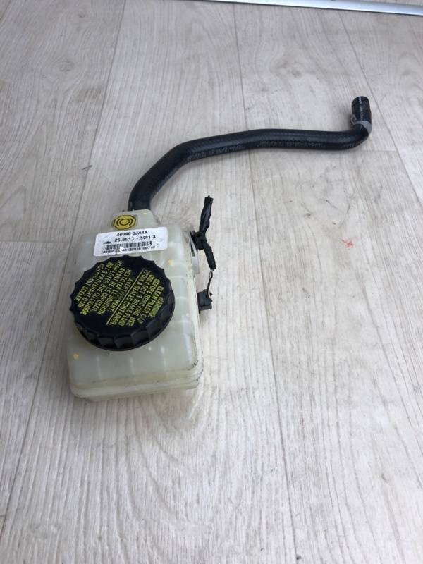 Бачок главного тормозного цилиндра PATHFINDER R52 12-21 2016 R52 3.5 VQ35DD