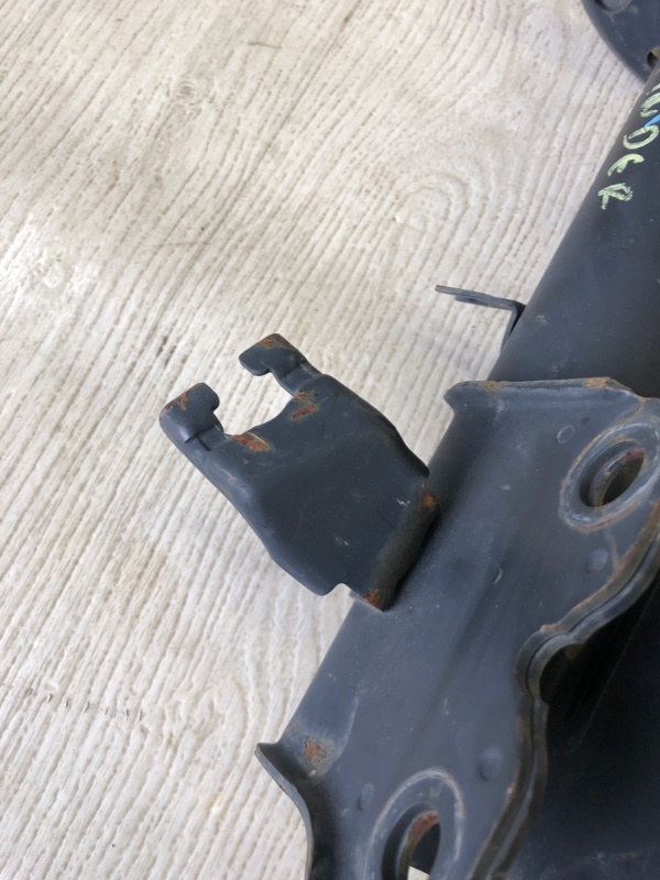 Амортизатор передний левый PATHFINDER R52 12-21 2016 R52 3.5 VQ35DD