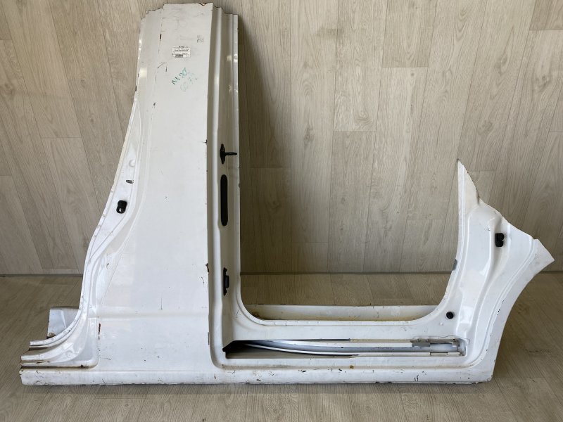 Стойка кузова средняя левая NISSAN NV200 USA 13- 2015 M20XUS 2.0 MR20DE G6033-3LMAB Б/У