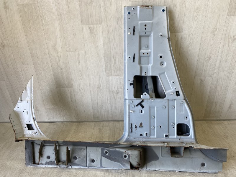 Стойка кузова средняя левая NV200 USA 13- 2015 M20XUS 2.0 MR20DE