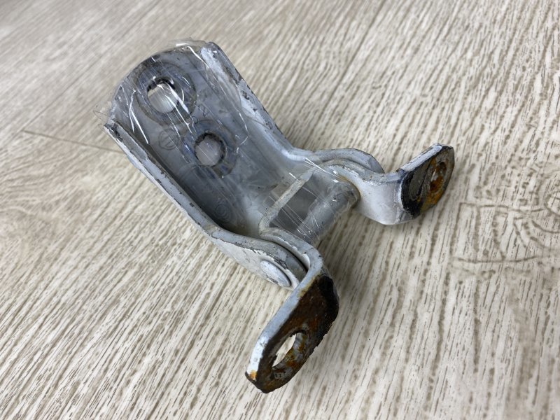 Петля двери верхняя передняя левая NV200 USA 13- 2015 M20XUS 2.0 MR20DE