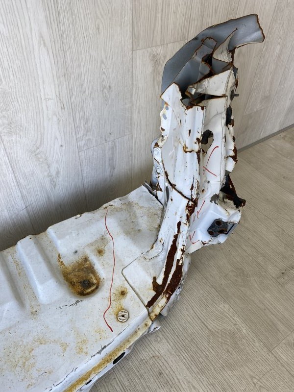 Задняя панель кузова NV200 USA 13- 2015 M20XUS 2.0 MR20DE