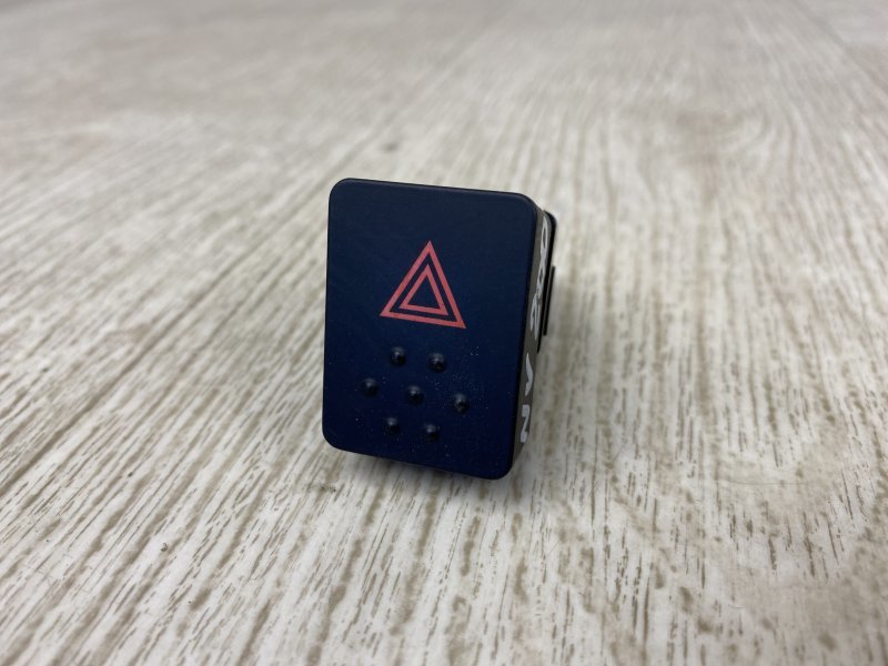 Кнопка аварийной сигнализации NISSAN NV200 USA 13- 2015 M20XUS 2.0 MR20DE 25290-EL80A Б/У