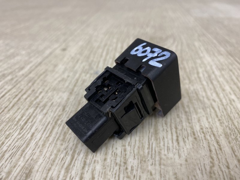 Кнопка аварийной сигнализации NISSAN NV200 USA 13- M20XUS 2.0 MR20DE