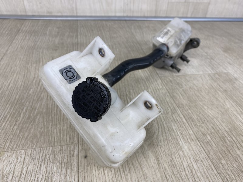 Главный тормозной цилиндр NV200 USA 13- 2015 M20XUS 2.0 MR20DE