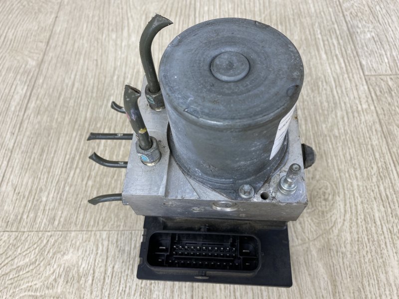 Блок ABS NV200 USA 13- 2015 M20XUS 2.0 MR20DE