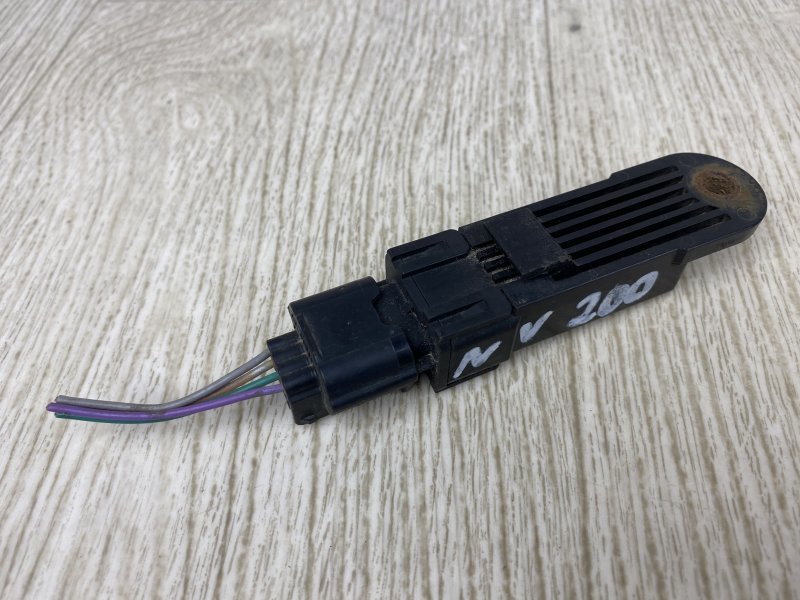 Антенна NISSAN NV200 USA 13- M20XUS 2.0 MR20DE