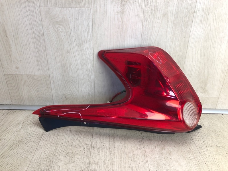 Фонарь наружный задний правый NISSAN JUKE 10-19 2010 F15 1.6 MR16DDT 26554-1KM0A Б/У