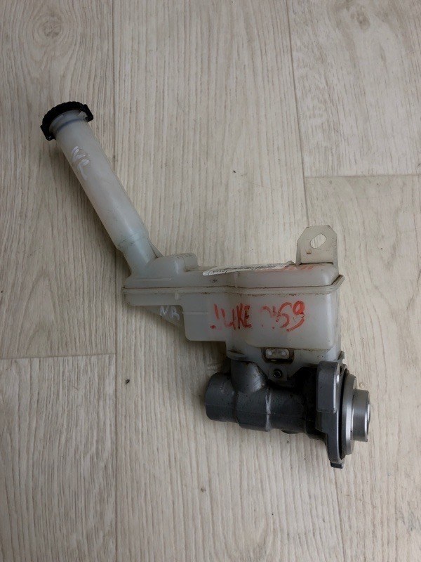 Запчасть главный тормозной цилиндр NISSAN JUKE 10-19 2010 F15 1.6 MR16DDT D6010-1KD1A Б/У Главный тормозной цилиндр NISSAN JUKE 10-19 2010 F15 1.6 MR16DDT D6010-1KD1A Б/У