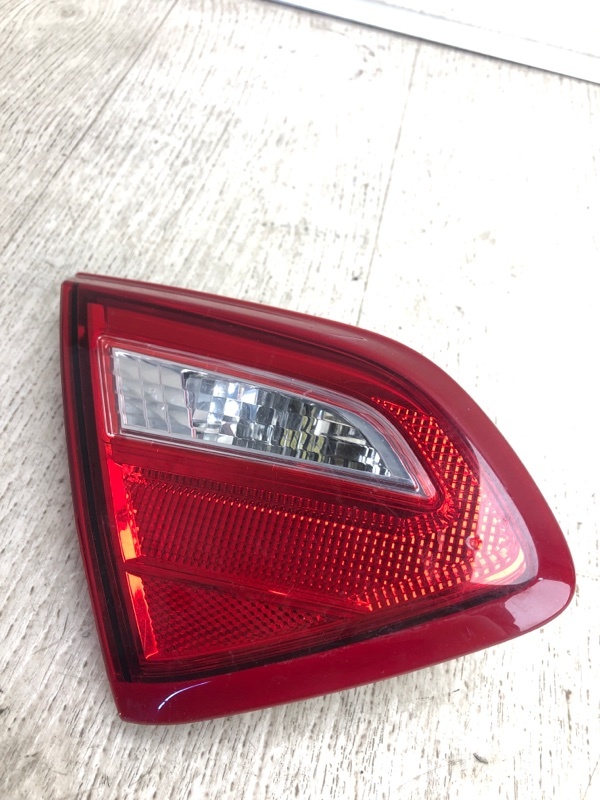 Фонарь внутренний задний левый ALTIMA L33 12-18 2015 L33 2.5 QR25DE