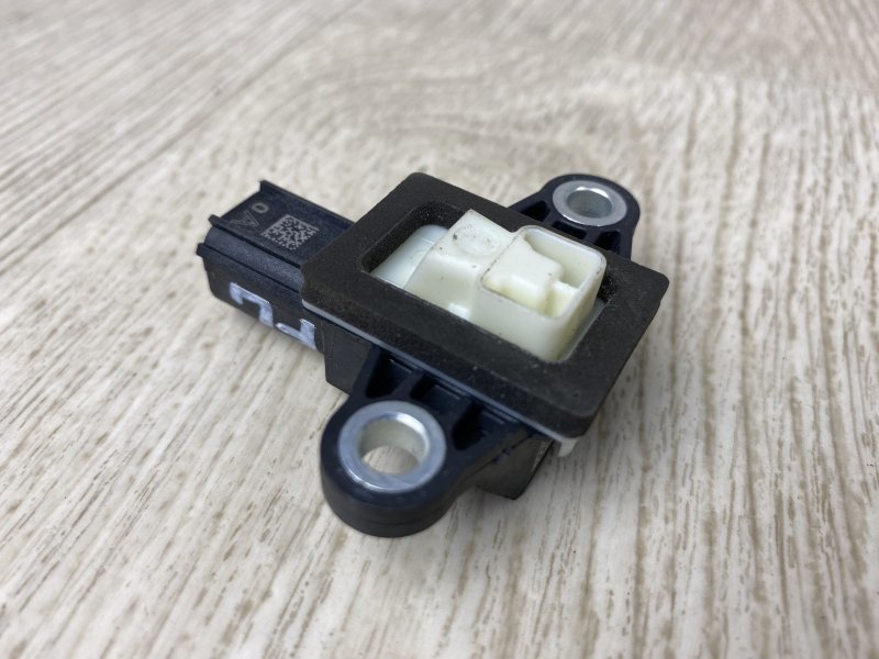 Датчик удара 6 GJ 12- 2015 GJ 2.5 PYY1 Датчик удара 6 GJ 12- 2015 GJ 2.5 PYY1