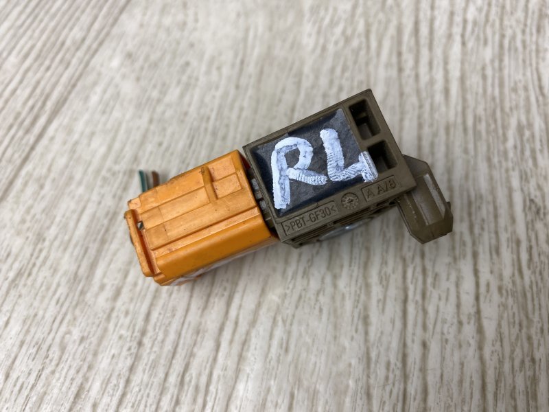 Датчик удара MAZDA 6 GJ 12- GJ 2.5 PYY1 Датчик удара MAZDA 6 GJ 12- GJ 2.5 PYY1