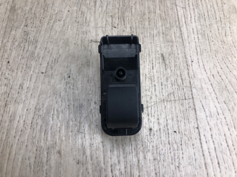 Запчасть кнопка стеклоподъемника MAZDA 3 BM 13-19 2016 BM 2.0 PE-VPS KD35-66-370A Б/У Кнопка стеклоподъемника MAZDA 3 BM 13-19 2016 BM 2.0 PE-VPS KD35-66-370A Б/У