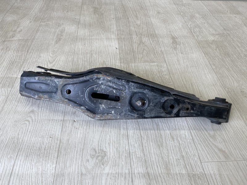 Рычаг задней подвески поперечный нижний правый KIA SPORTAGE QL 15-21 QL 2.4 G4KJ Рычаг задней подвески поперечный нижний правый KIA SPORTAGE QL 15-21 QL 2.4 G4KJ