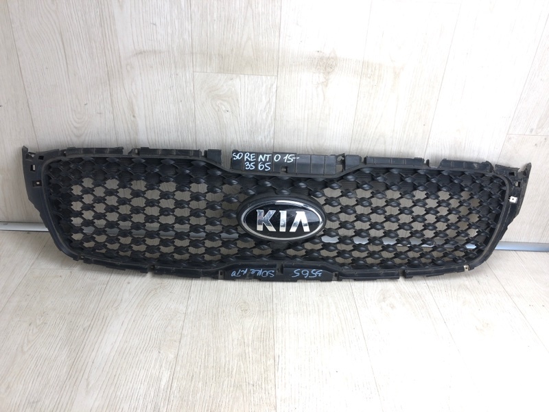 Решетка радиатора KIA SORENTO UM 14- 2015 UM 2.4 G4KJ 86380-C6000 Б/У