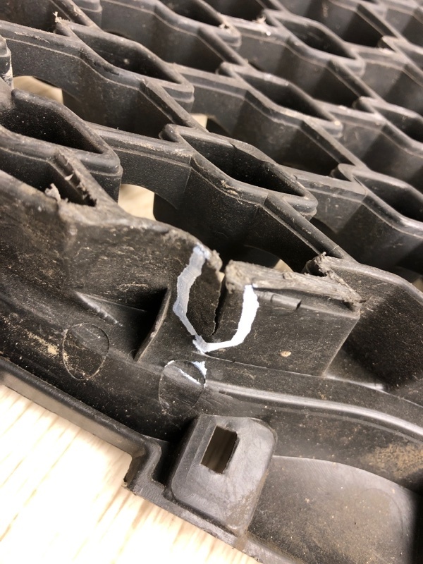 Решетка радиатора SORENTO UM 14- 2015 UM 2.4 G4KJ