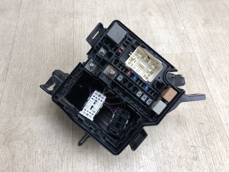 Запчасть блок предохранителей моторный отсек KIA SORENTO UM 14- 2015 UM 2.4 G4KJ 91950-C5300 Б/У Блок предохранителей моторный отсек KIA SORENTO UM 14- 2015 UM 2.4 G4KJ 91950-C5300 Б/У