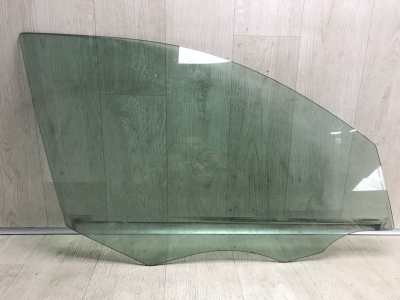 Стекло двери переднее правое KIA SORENTO XM 09-14 2012 XM 2.4 G4KJ 82421-2P000 Б/У