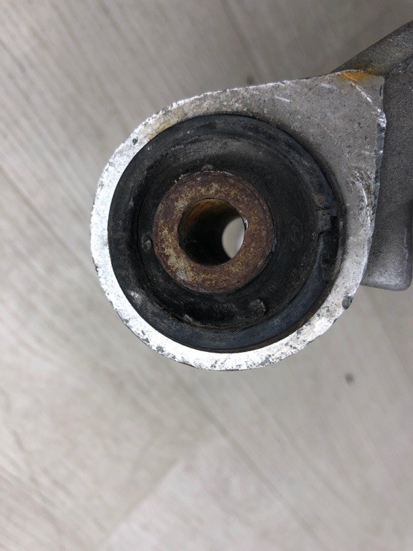 Рычаг задней подвески поперечный верхний правый SORENTO XM 09-14 2009 XM 2.4 G4KE