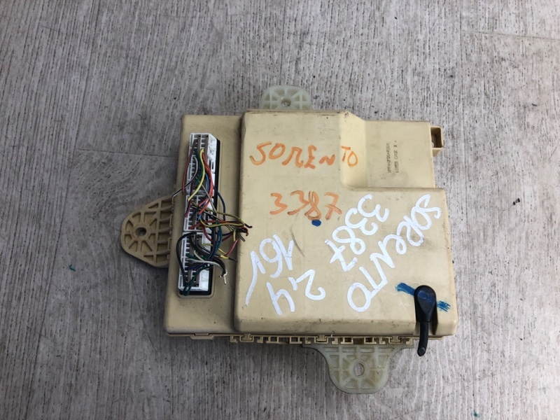 Блок предохранителей салон SORENTO XM 09-14 2009 XM 2.4 G4KE