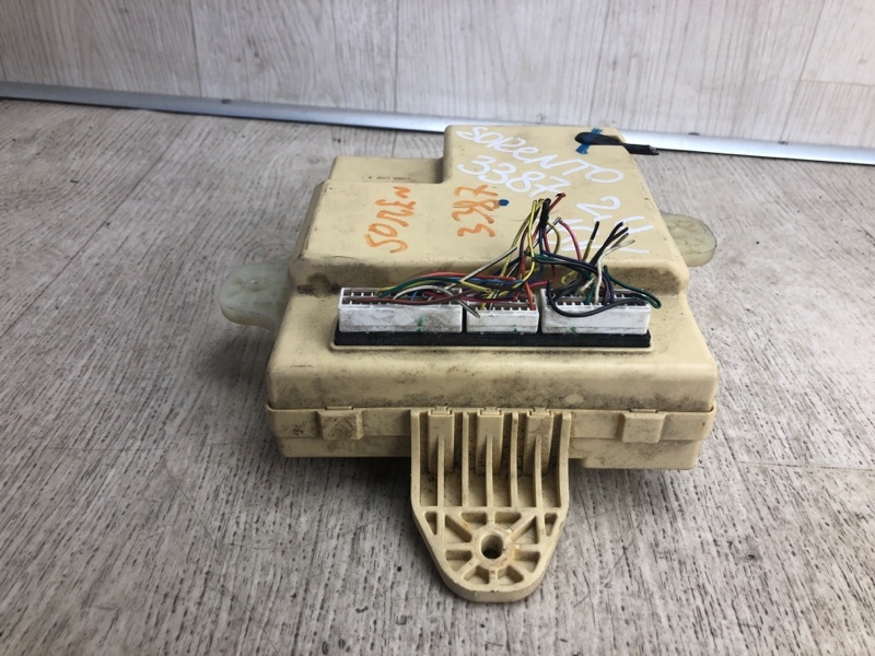 Блок предохранителей салон SORENTO XM 09-14 2009 XM 2.4 G4KE