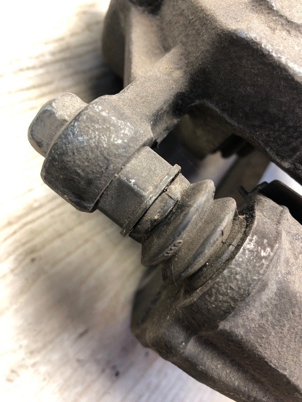 Суппорт тормозной передний левый FORTE/CERATO TD 08-13 2009 TD 2.0 G4KD Суппорт тормозной передний левый FORTE/CERATO TD 08-13 2009 TD 2.0 G4KD