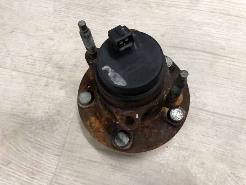 Ступица задняя KIA FORTE/CERATO TD 08-13 2009 TD 2.0 G4KD 52730-1M000 Б/У