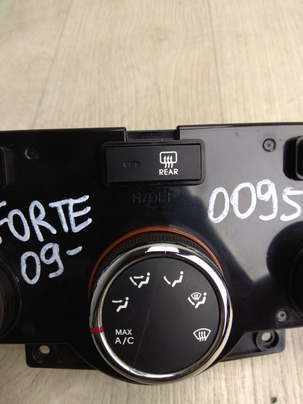 Блок управления печкой FORTE/CERATO TD 08-13 2009 TD 2.0 G4KD