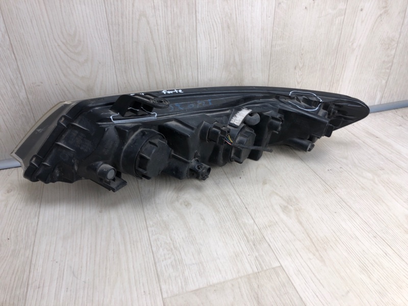 Фара передняя правая KIA FORTE/CERATO TD 08-13 TD 2.0 G4KD