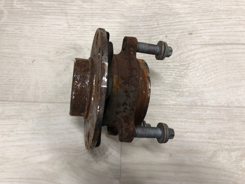 Ступица передняя RENEGADE (BU) 14- 2018 BU 2.4 ED6