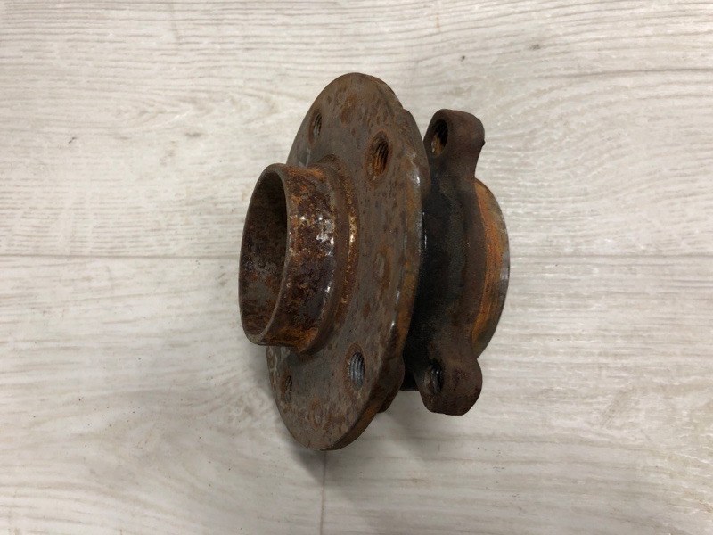 Ступица задняя RENEGADE (BU) 14- 2018 BU 2.4 ED6