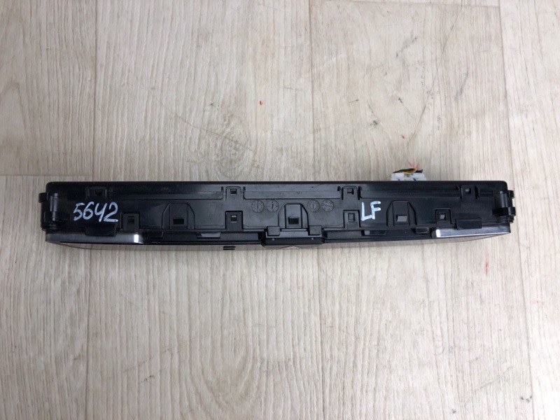 Блок кнопок торпедо SONATA LF 2014- 2014 LF 2.4 G4KJ Блок кнопок торпедо SONATA LF 2014- 2014 LF 2.4 G4KJ