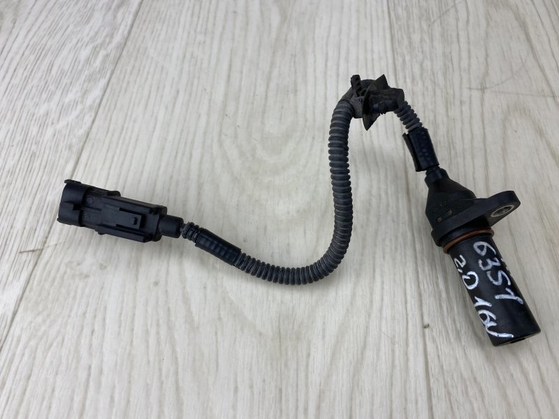 Датчик положения коленвала HYUNDAI ELANTRA AD 16- 2016 AD 2.0 G4NH 39180-2B000 Б/У