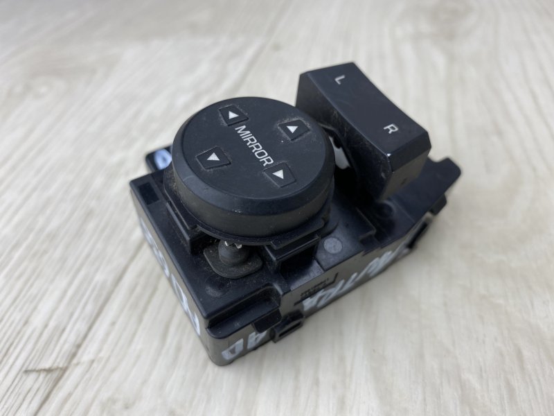 Блок управления зеркалами HYUNDAI ELANTRA AD 16- AD 2.0 G4NH