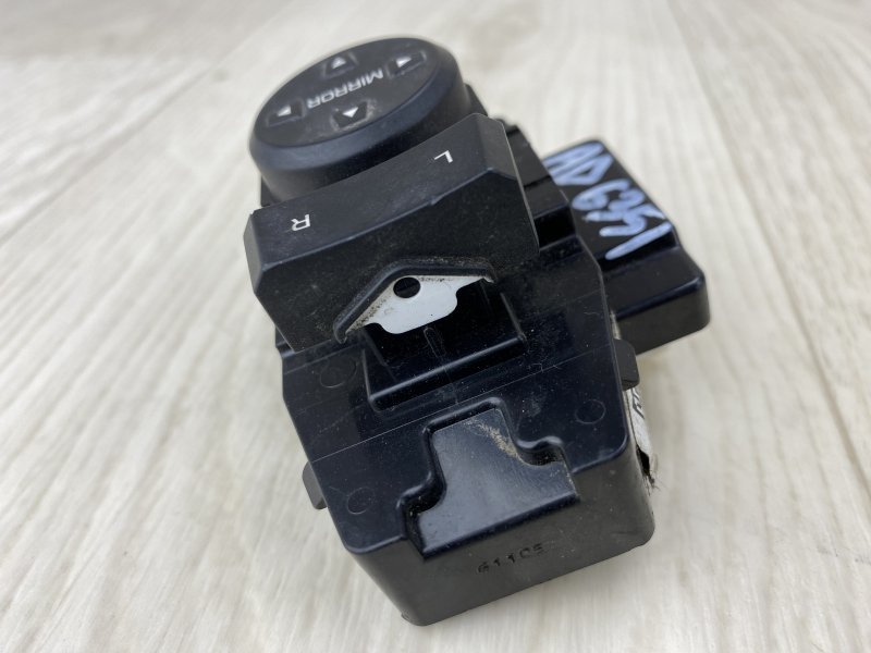 Блок управления зеркалами ELANTRA AD 16- 2016 AD 2.0 G4NH