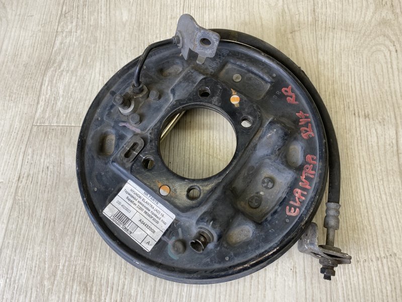 Тормозной механизм задний правый HYUNDAI ELANTRA AD 16- 2016 AD 2.0 G4NH 58360-F3000 Б/У